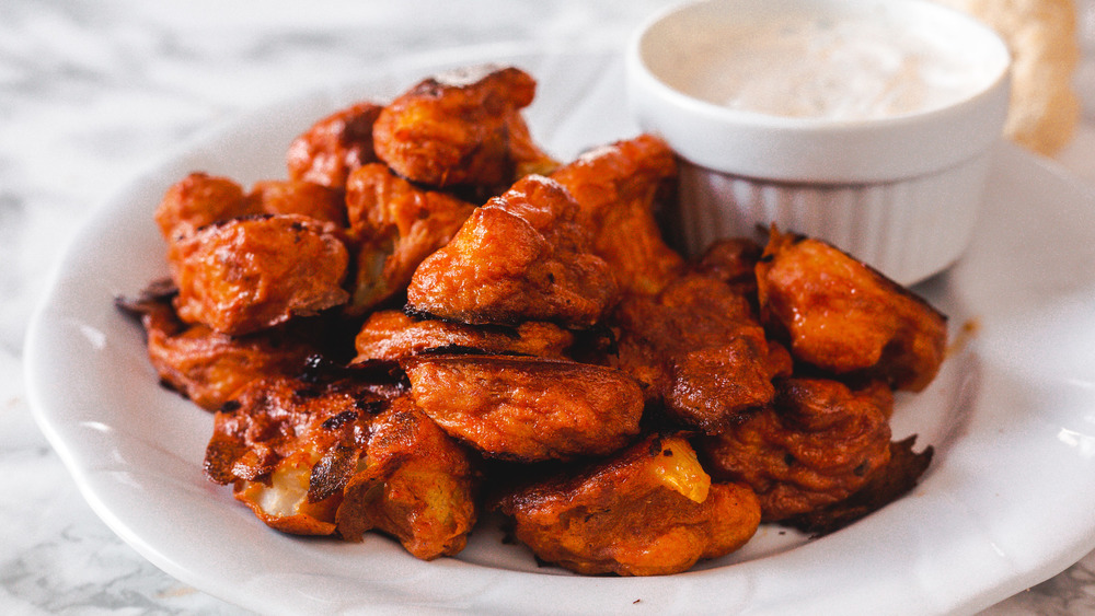 buffalo cauliflower with sauce