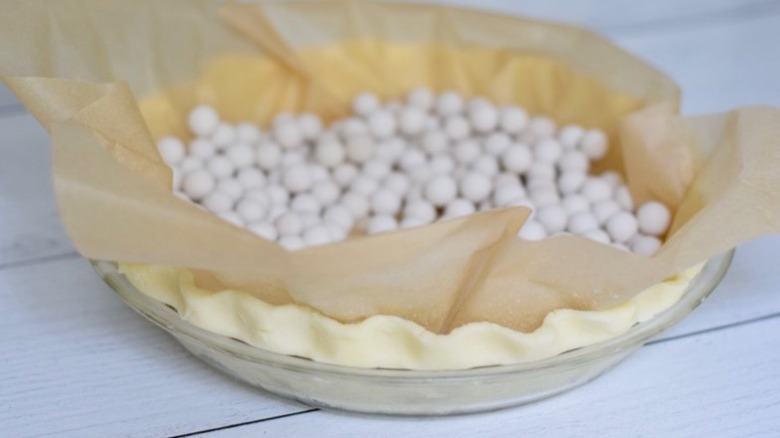 pie crust with pie weights