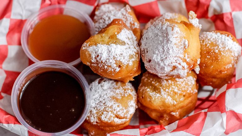 food tray funnel cake bites