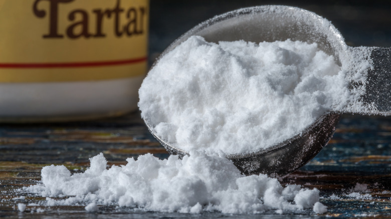 Measuring cream of tartar