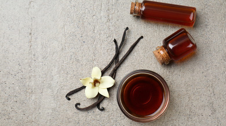 Vanilla extract and pod