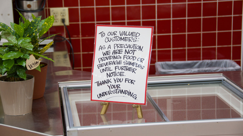 Sign in Trader Joe's explaining that there are no samples available