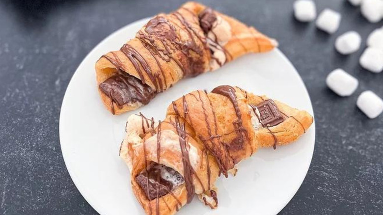 Crescent roll smores