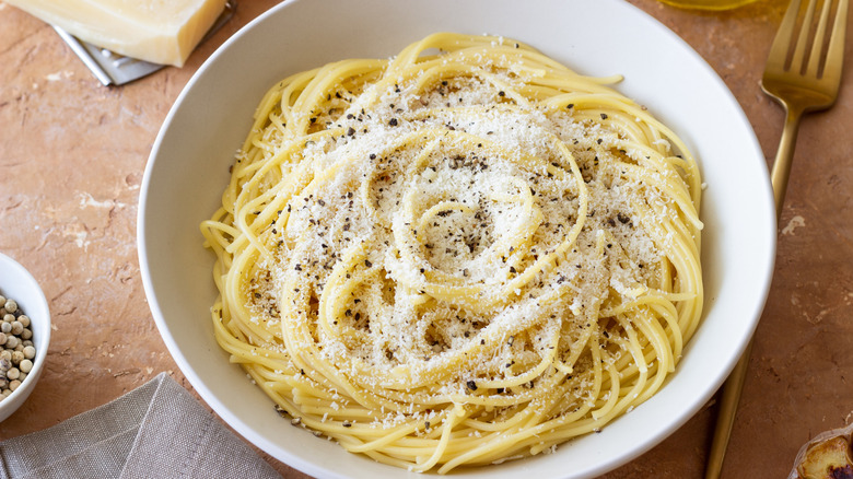 Bowl of spaghetti cacio e pepe