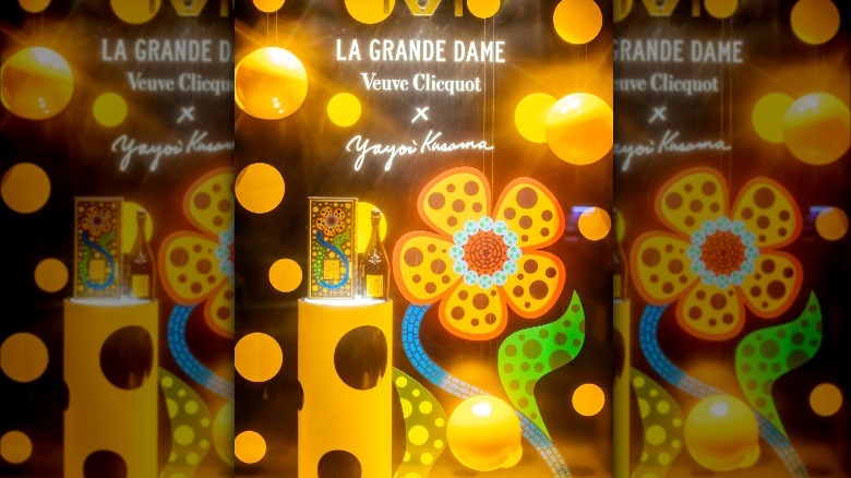   La Grande Dame display