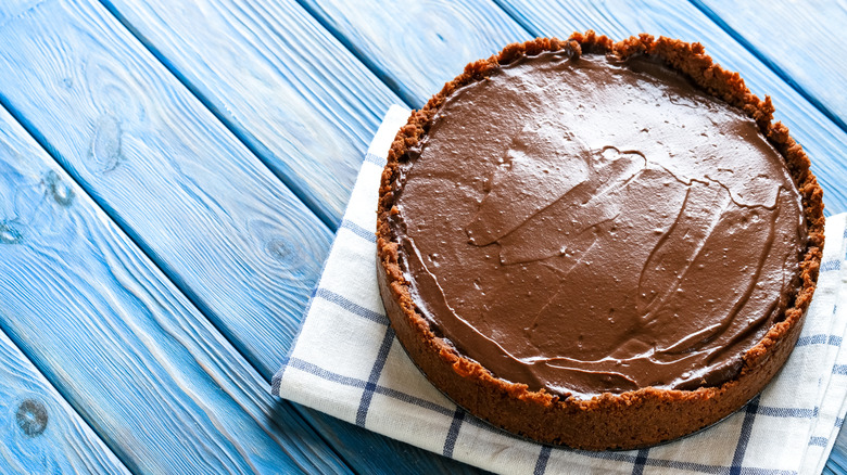 Mississippi mud pie on blue table