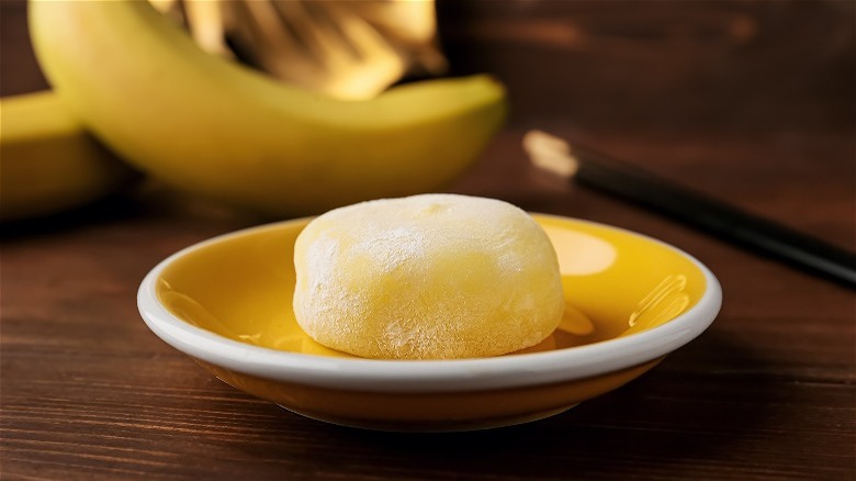 Bananas and yellow mochi
