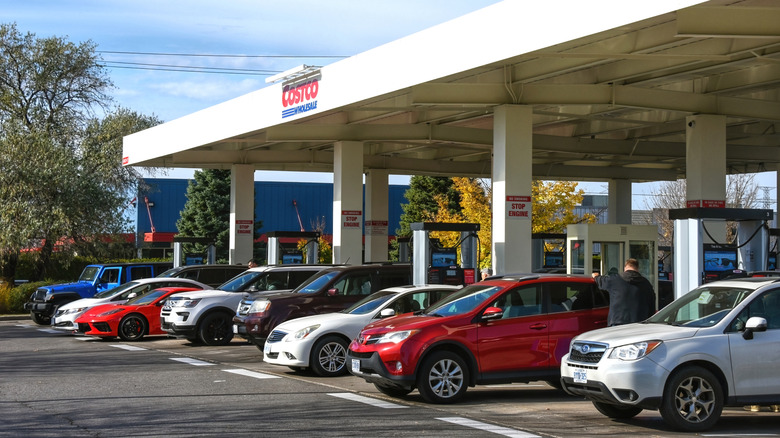 cars lined up for Costco fuel