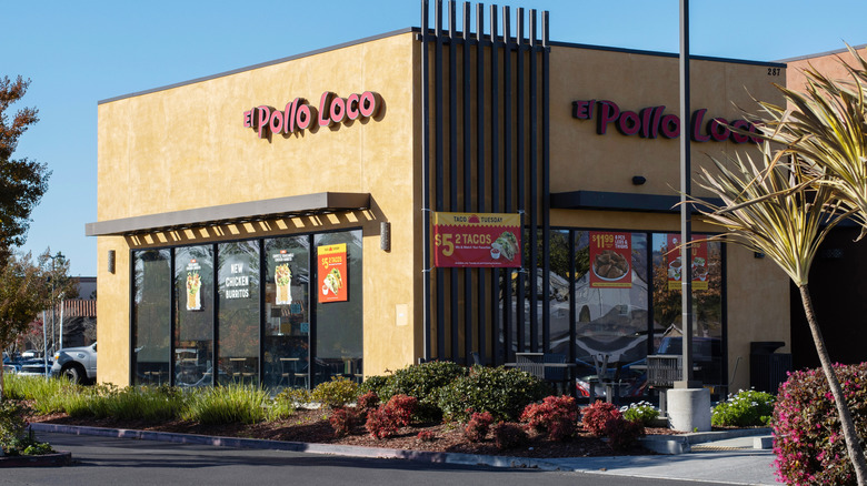 standalone El Pollo Loco building