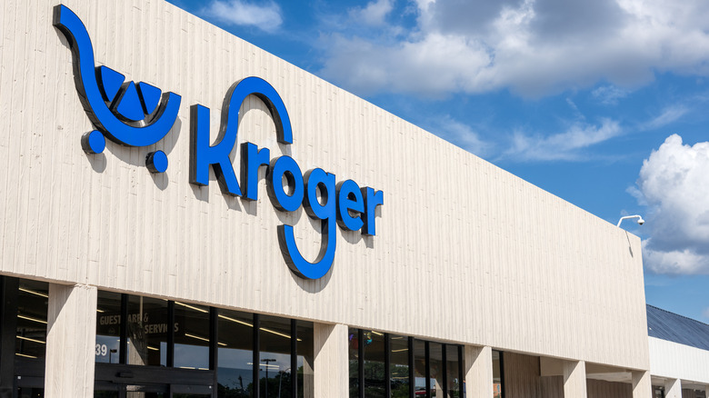 The outside of a Kroger grocery store