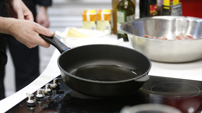 Pan heating on induction stove