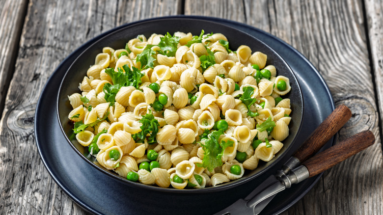 Bowl of pasta e piselli