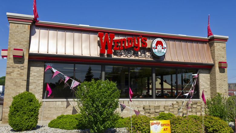 The outside of a Wendy's restaurant.