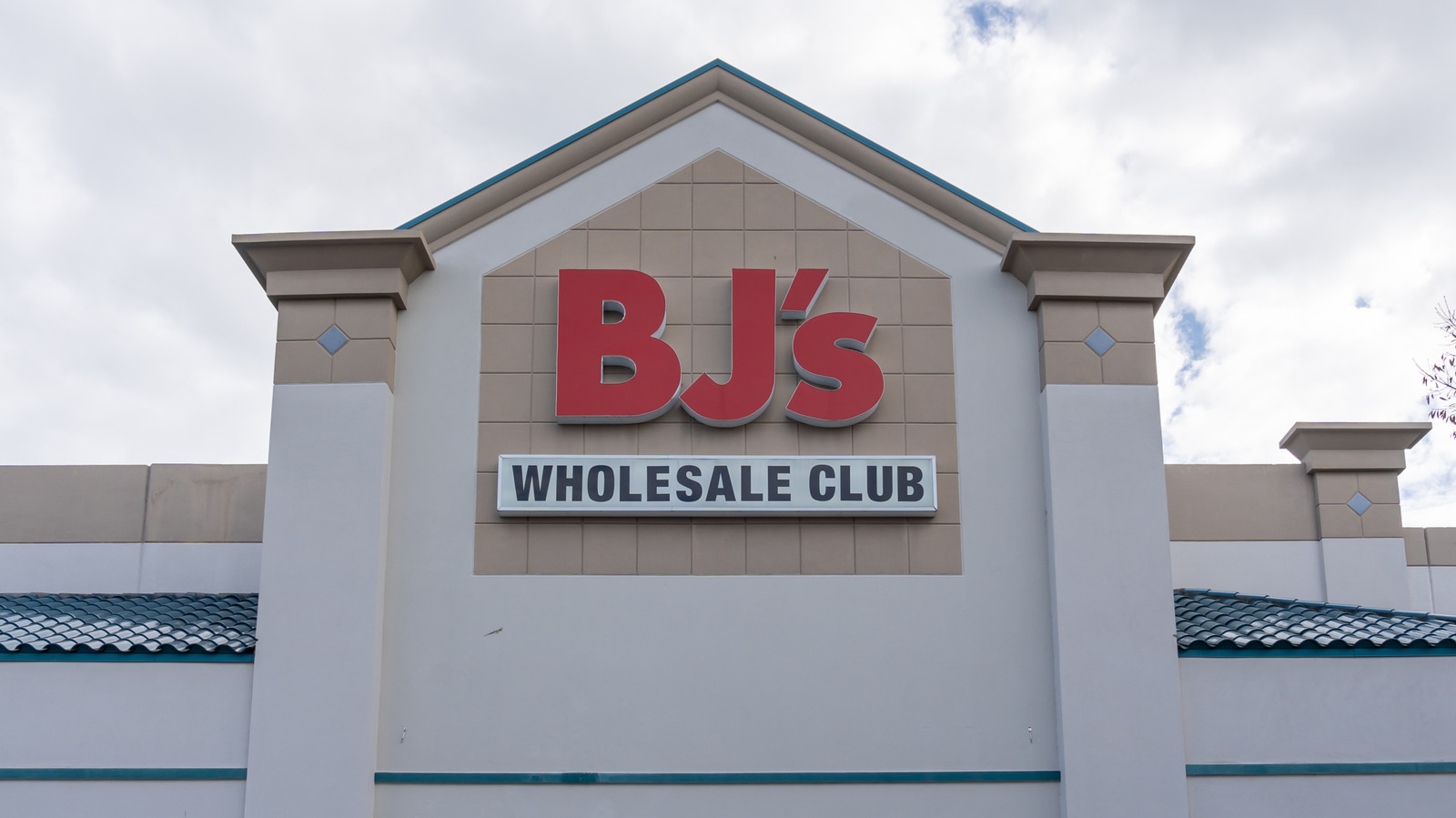 <a href="https://www.mashed.com/2222349/bj-wholesale-rules-know/" target="_blank">11 Rules To Know When Shopping At BJ’s Wholesale Club</a>