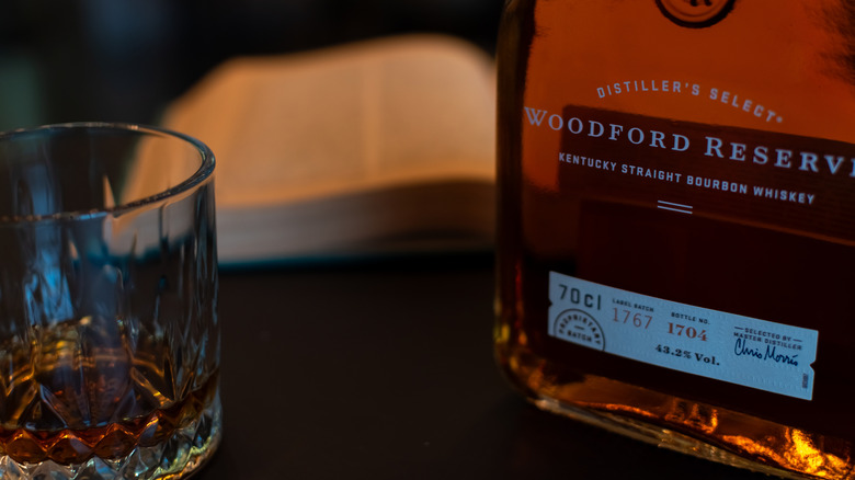 Bottle and glass of Woodford Reserve Distiller's Select