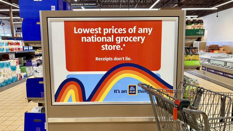 Sign saying Aldi has the lowest prices of any national grocery store