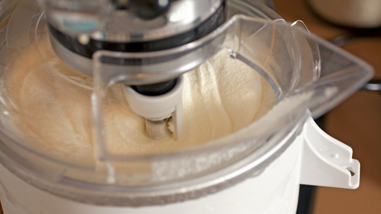 Ice cream maker churning