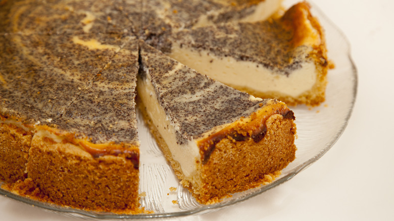 Slices of cheesecake with poppyseeds