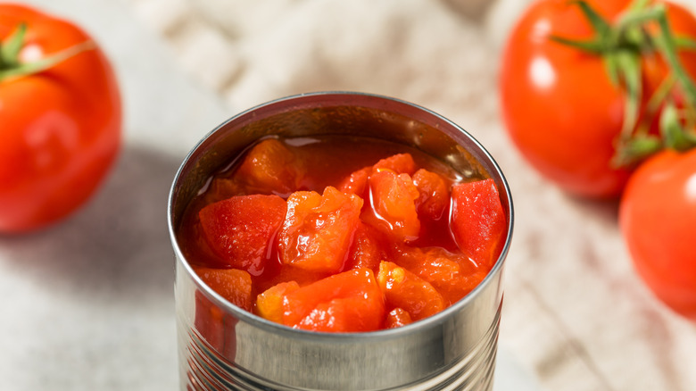 Can of diced tomatoes