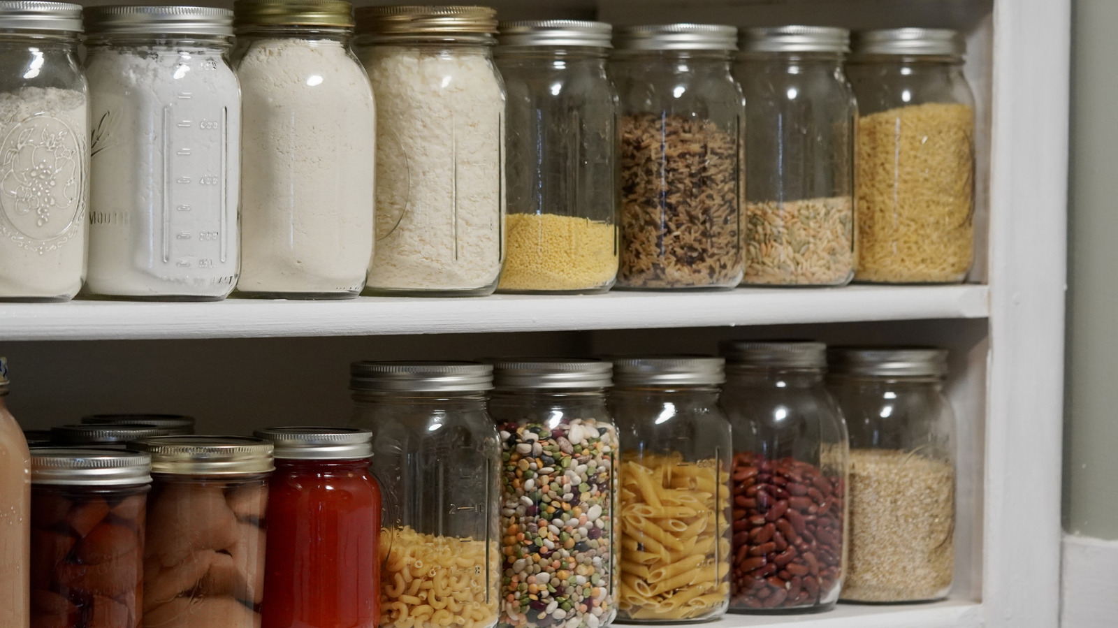 12 Ingredients Professional Chefs Recommend Having In Your Pantry
