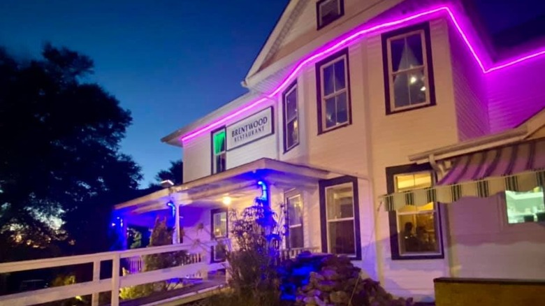 purple lights at Brentwood Restaurant
