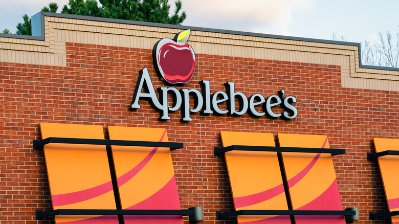 Applebee's exterior