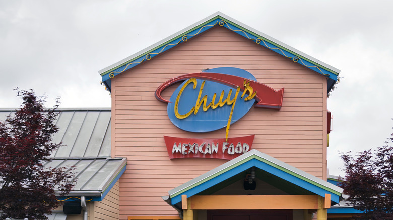 Chuy's restaurant exterior