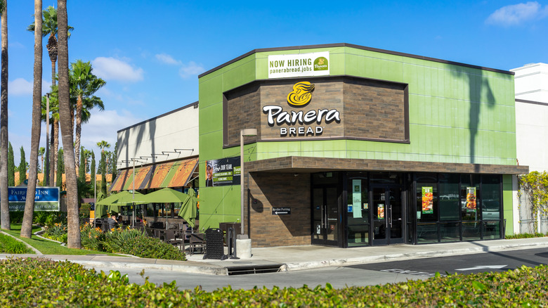 Panera bread storefront
