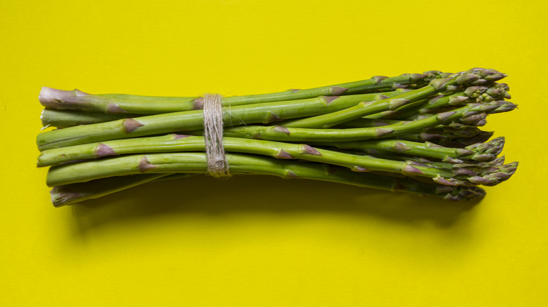 bundle of asparagus