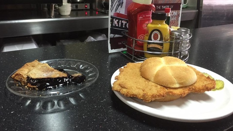 nick's kitchen tenderloin sandwich with pie