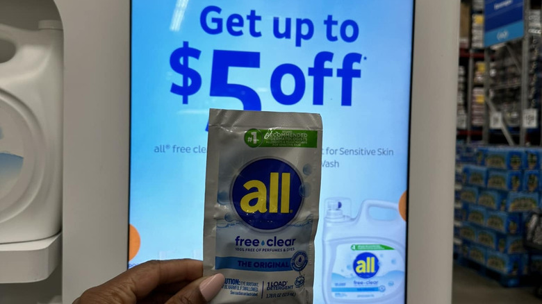 sample of laundry detergent from sample kiosk