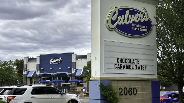 A photo of a Culver's storefront and its signage