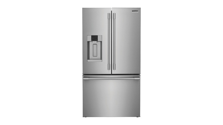 Stainless steel French door refrigerator with water dispenser