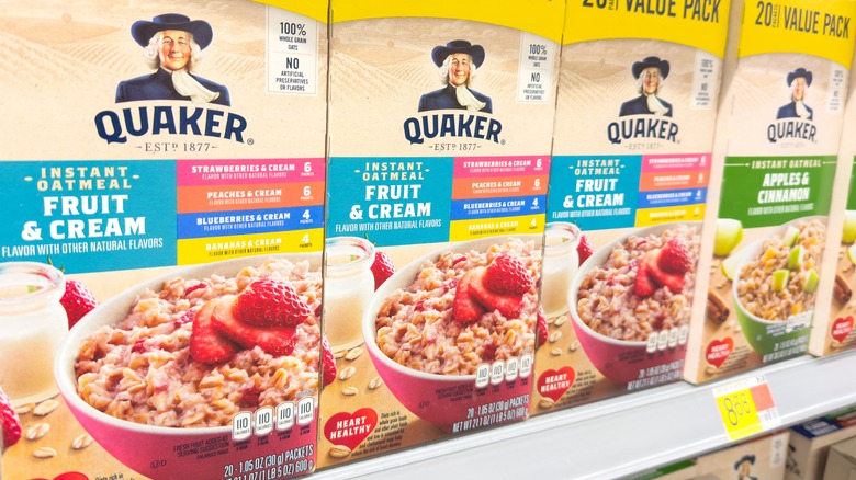 Row of Quaker instant oatmeal boxes