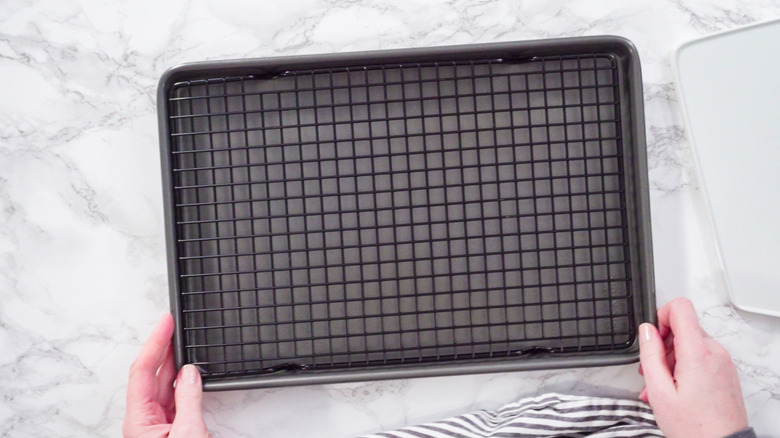 Empty cooling rack on baking tray