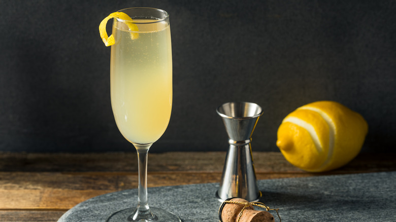 French 75 champagne cocktail 