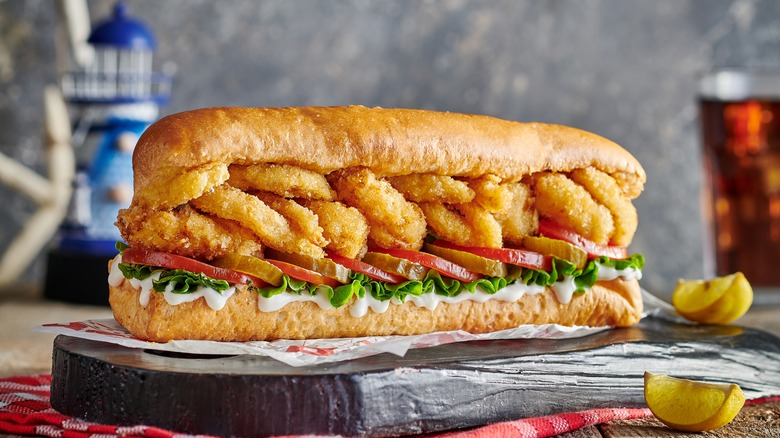 Shrimp po'boy sandwich