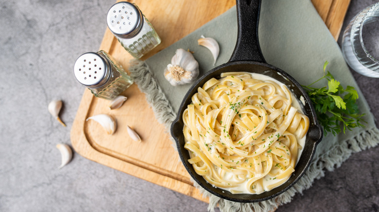 fettuccine Alfredo