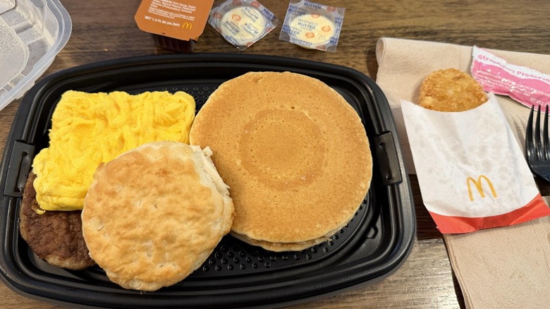 Big Breakfast with Hotcakes on a table