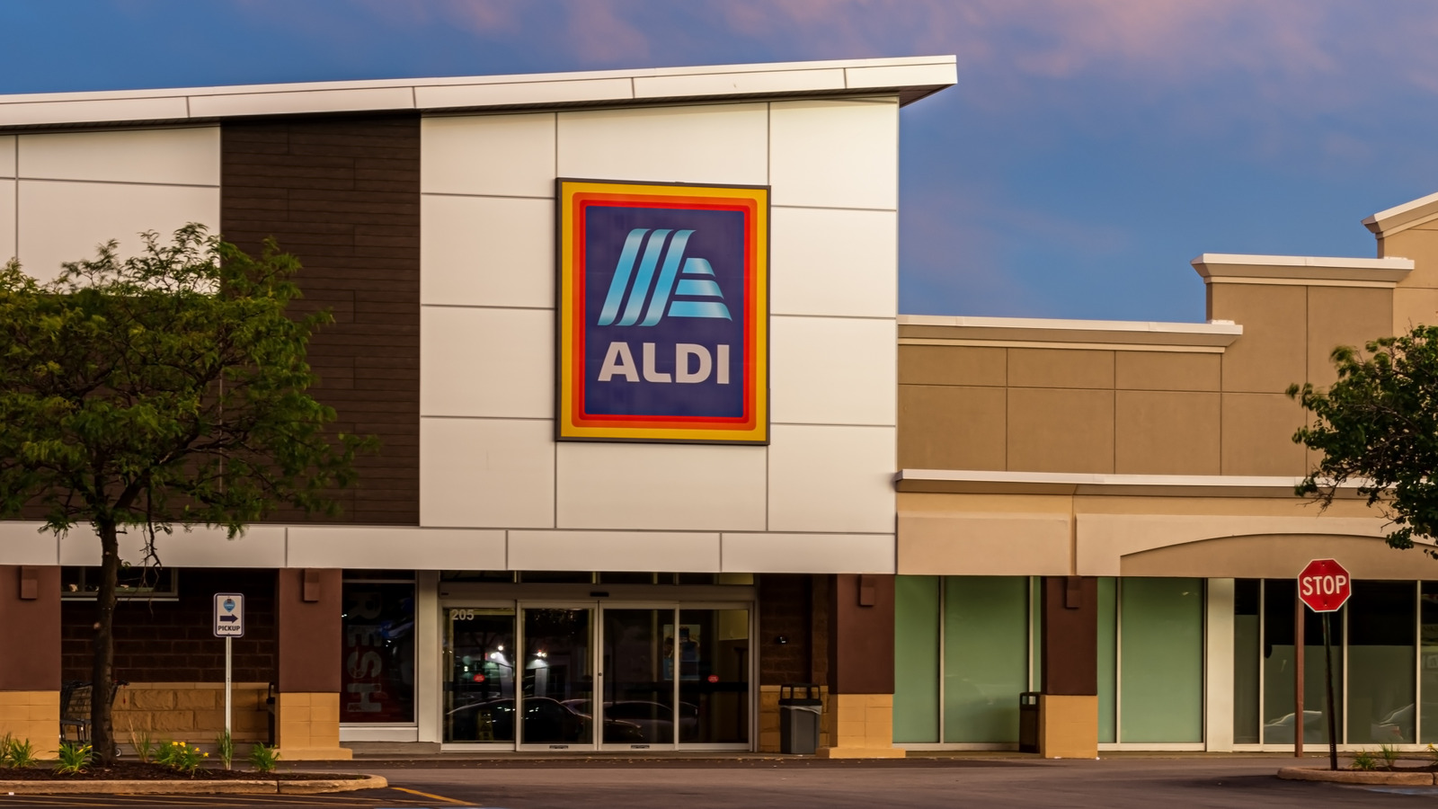 13 Red Flags To Look Out For When Grocery Shopping At Aldi