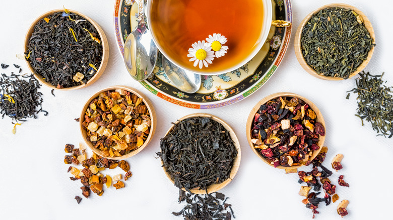 various kinds of loose tea