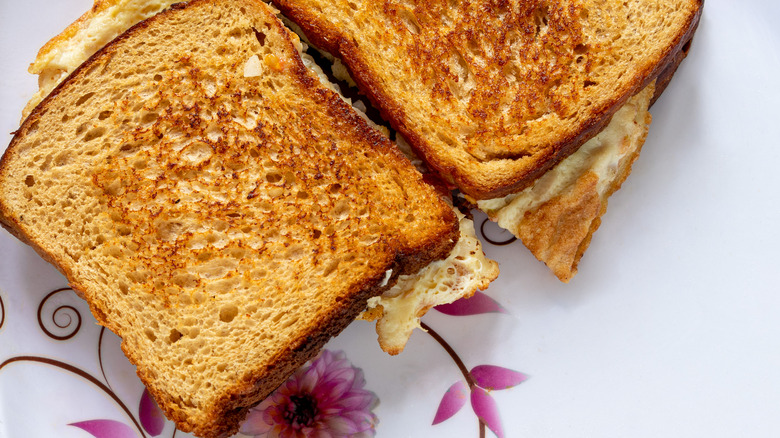 toasted or fried egg sandwich