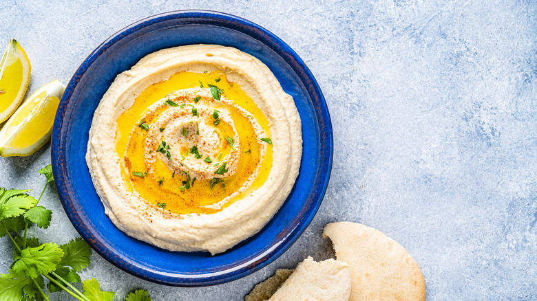 bowl of hummus