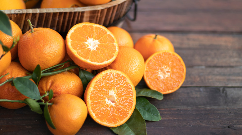 oranges in a bowl