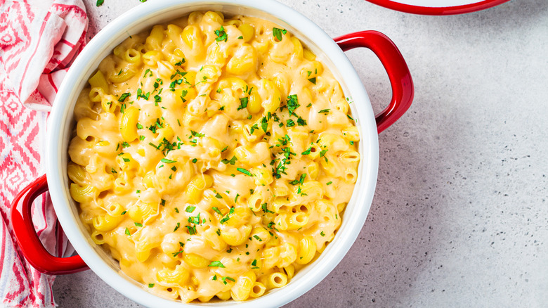 macaroni and cheese in pot