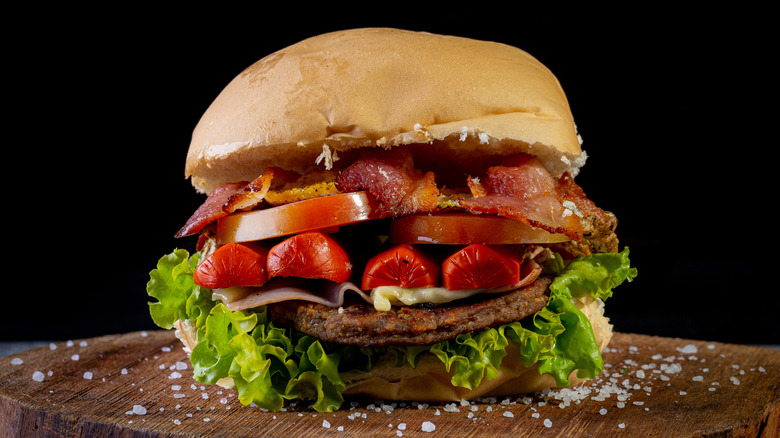X-tudo burger with the works