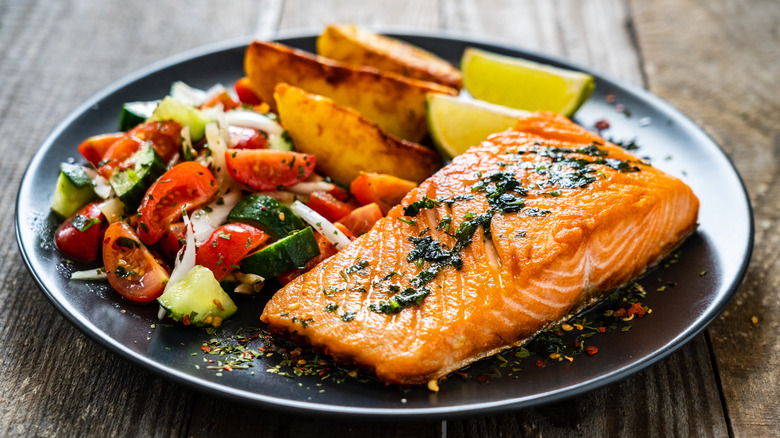 Salmon with veggies and potatoes