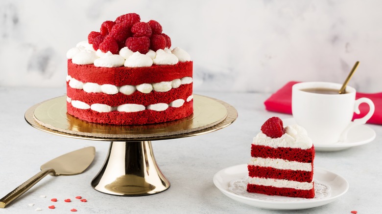 Red velvet cake on stand