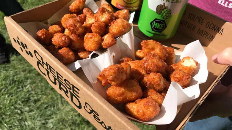 Cheese curd tray