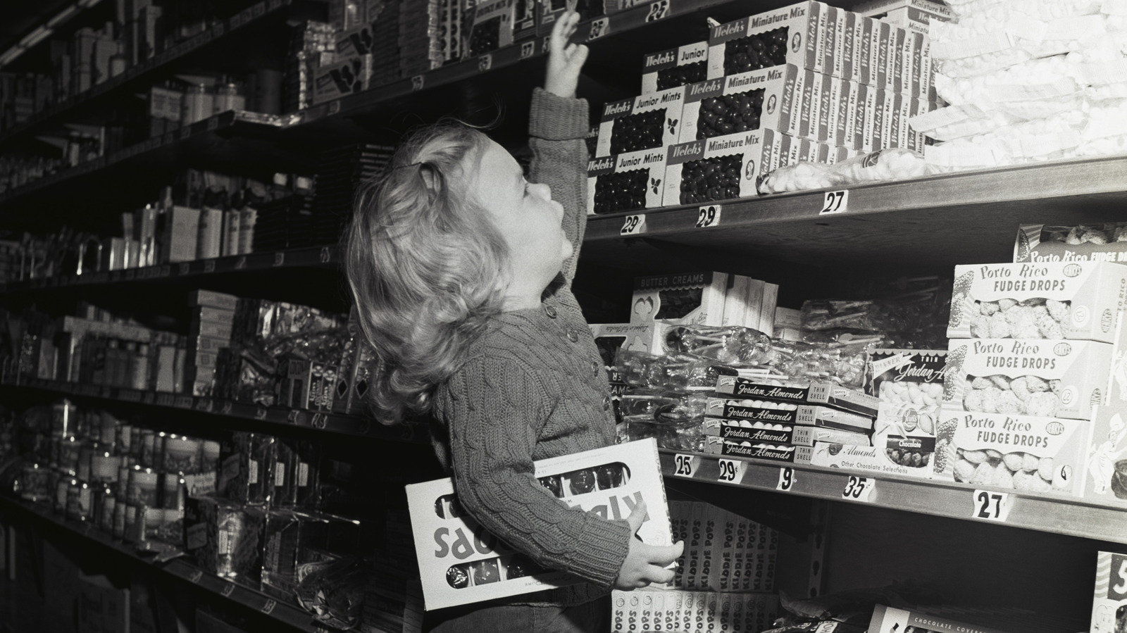 <a href="https://www.mashed.com/2282187/candy-americans-ate-in-the-50s/" target="_blank">15 Candies Americans Ate In The ’50s</a>